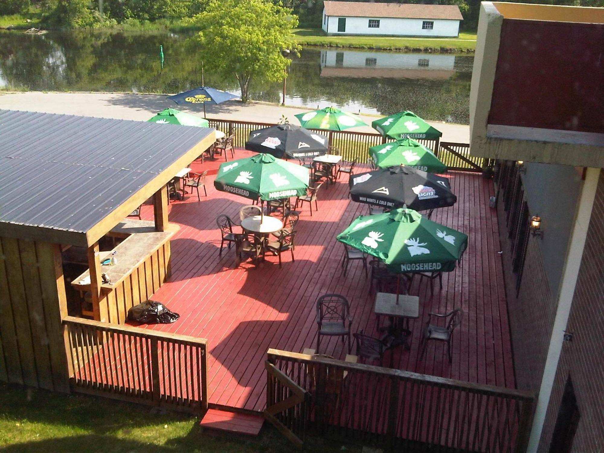 Econo Lodge Smiths Falls Exterior photo